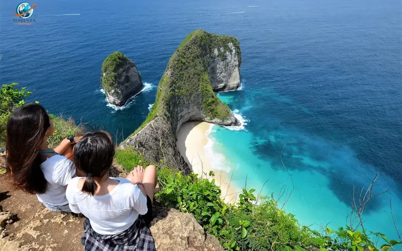 Travel Across Nusa Penida Island to Kelingking Beach